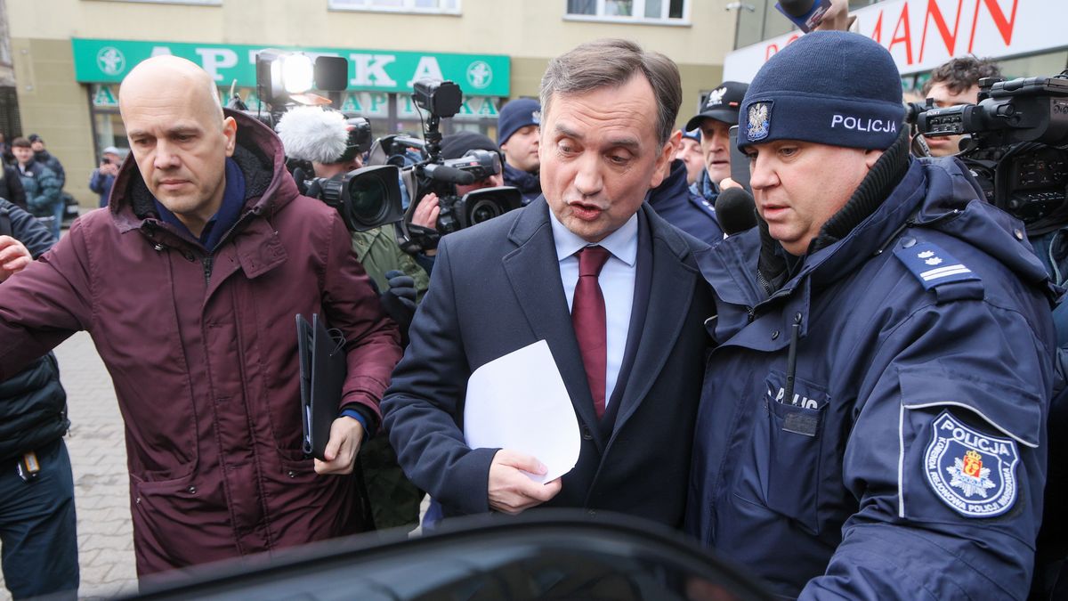 Zbigniew Ziobro
Rafa� Guz
rozmowa, studio, telewizja, telewizyjne, wywiad