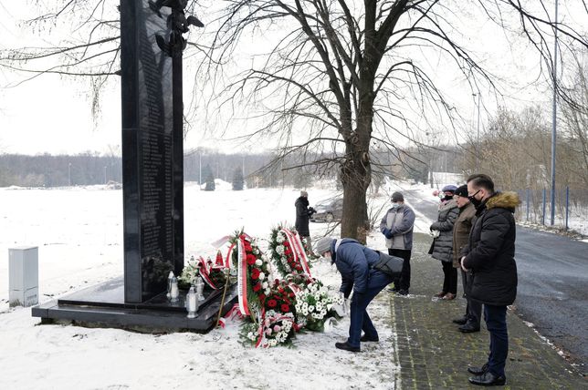 Hołd dla ofiar katastrofy hali Międzynarodowych Targów Katowickich