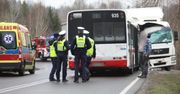 Poważny wypadek na DK51 pod Olsztynem. Cztery osoby w szpitalu