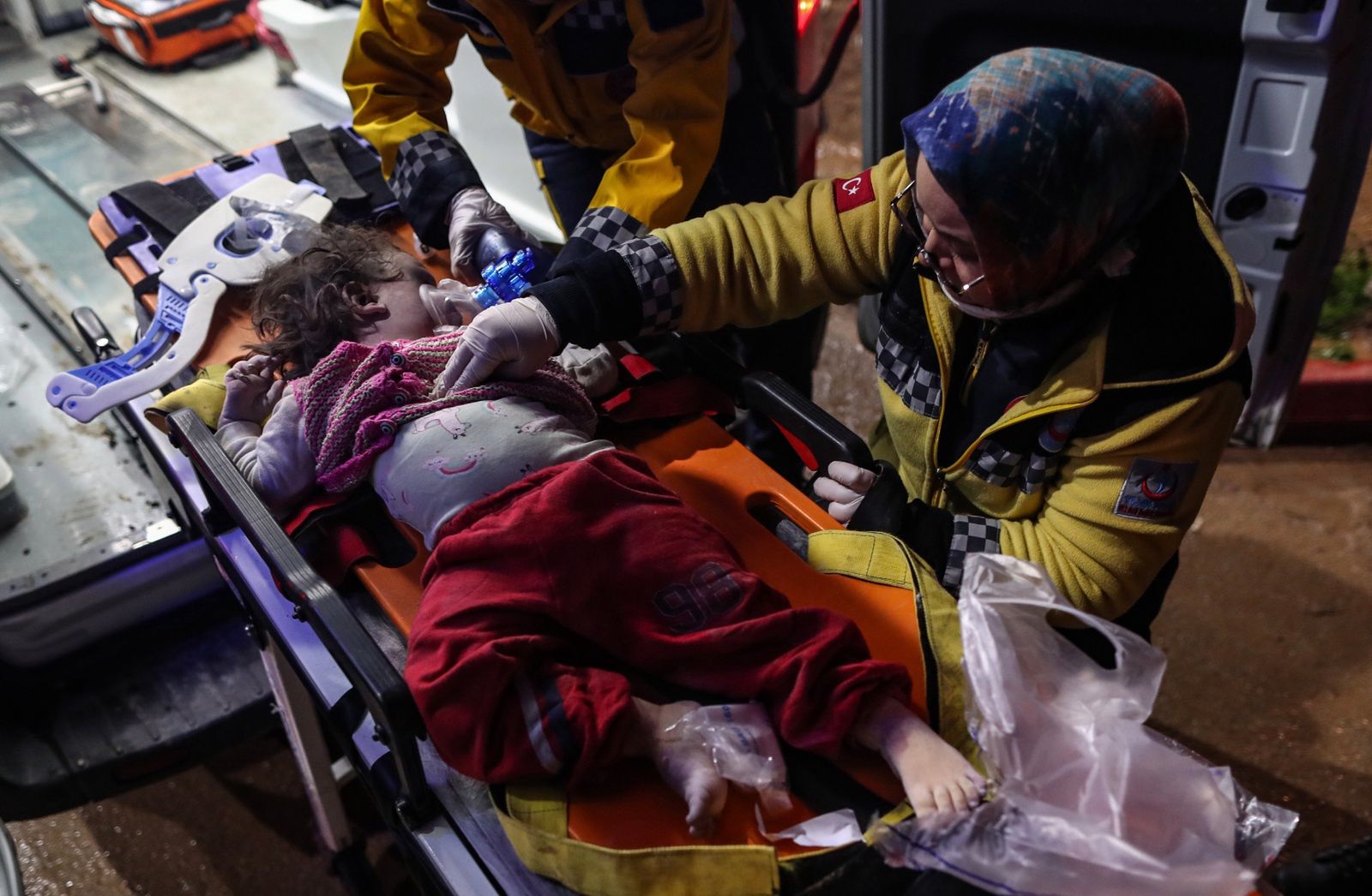 Akcja ratunkowa po trzęsieniu ziemi w Turcji i Syrii