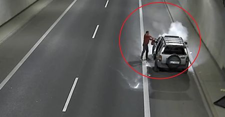 Odpalił gaśnicę w tunelu na zakopiance. Internauta: "Śmiech na sali"