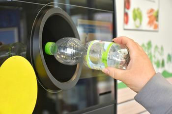 Obawy się spełniły. Tracą na systemie kaucyjnym. To 20 mln zł