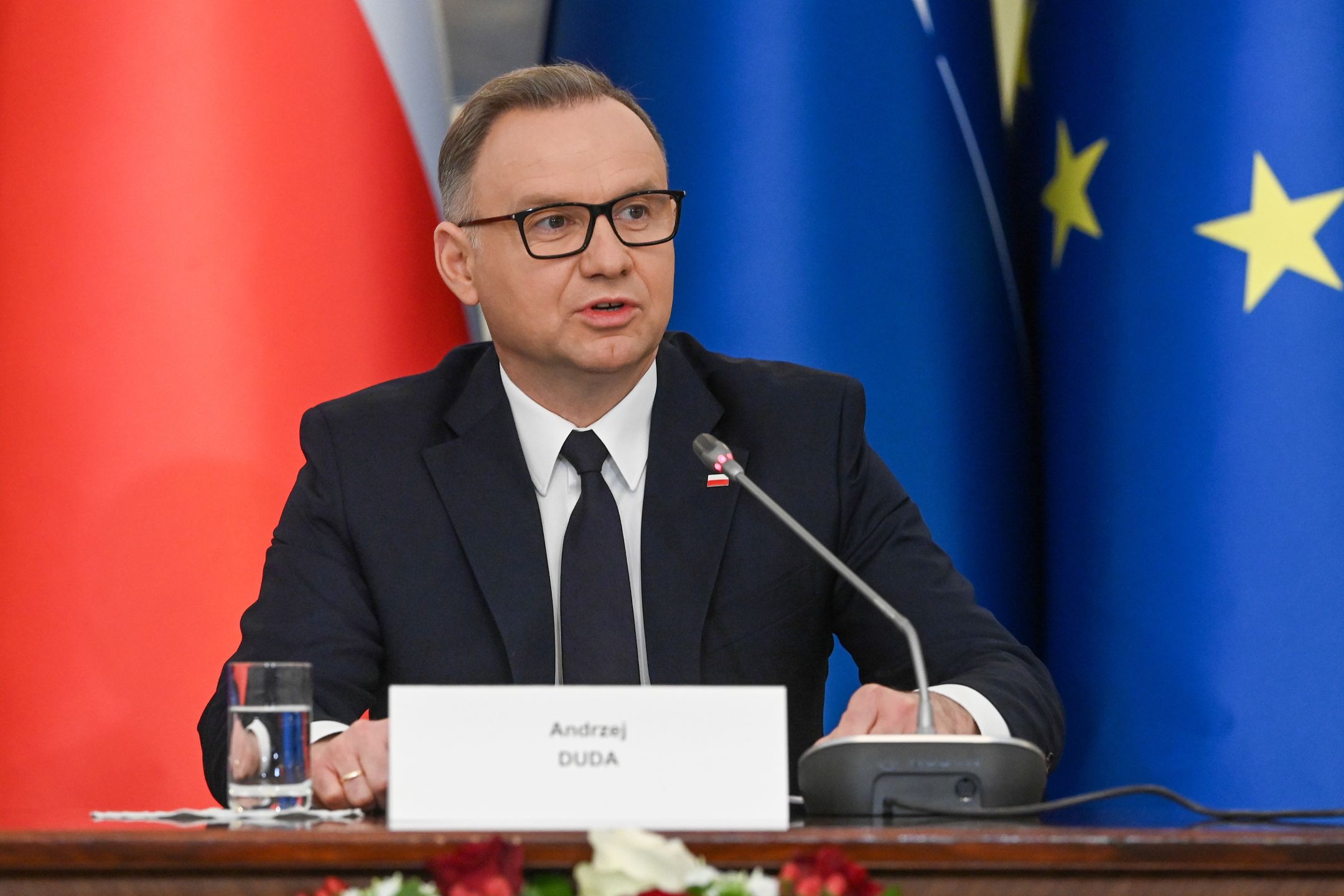 Warszawa, 18.06.2025. Prezydent RP Andrzej Duda na posiedzeniu Rady Bezpieczeństwa Narodowego w Pałacu Prezydenckim w Warszawie, 18 bm. Posiedzenie RBN dotyczyło bezpieczeństwa energetycznego państwa oraz prezentacji polskich priorytetów na nadchodzący Szczyt NATO w Hadze. (amb) PAP/Piotr Nowak