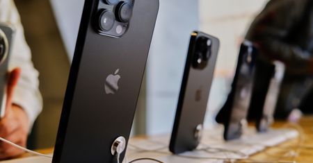 Zamieszki w fabryce iPhone'ów. "Zapłaćcie nam!"
