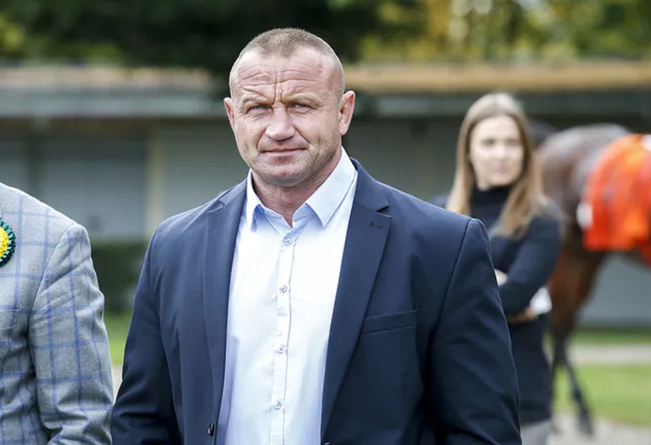 "Zasłaniał im słońce". Zobacz, jak wyglądał Pudzianowski 17 lat temu