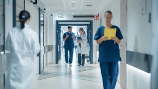 Odmowy badań i kolejki do 2027 roku. Ekspertka wskazuje patologie systemu