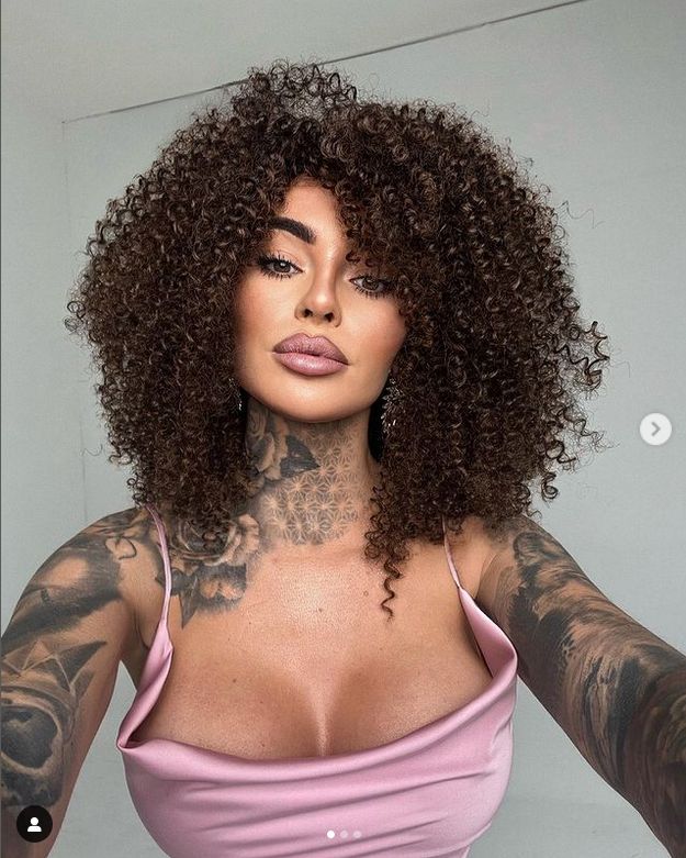 Anna Renusz przed rozpuszczeniem kwasu w ustach