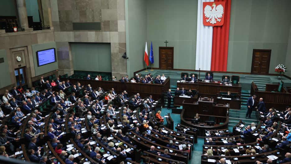 pos�owie
Warszawa, 15.05.2024. Pos�owie na sali plenarnej Sejmu w Warszawie, 15 bm. Sejm przyj�� ustaw� o bonie energetycznym w wersji rz�dowej. (jm) PAP/Leszek Szyma�ski
Leszek Szyma�ski
10, 10., kadencja, kadencji, parlament, polityk polityka, posiedzenie, posiedzenie Sejmu, sala obrad, sejm, sejmowa, sejmu, X
