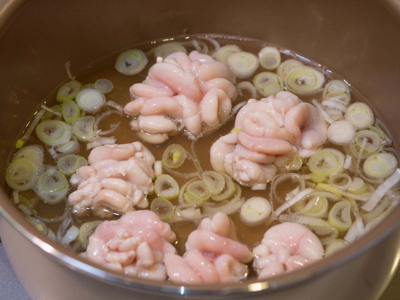 Dla Japończyków to rarytas, na który czekają cały rok. Turystów wzdryga na samą myśl