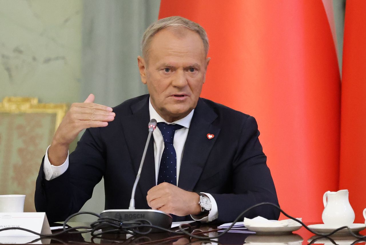 Tusk: Wiatraki będą powstawały, weto prezydenta mało skuteczne