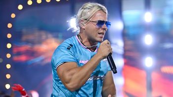 Blond włosy Skolima to już przeszłość. Muzyk ZASKOCZYŁ nową fryzurą [ZDJĘCIA]