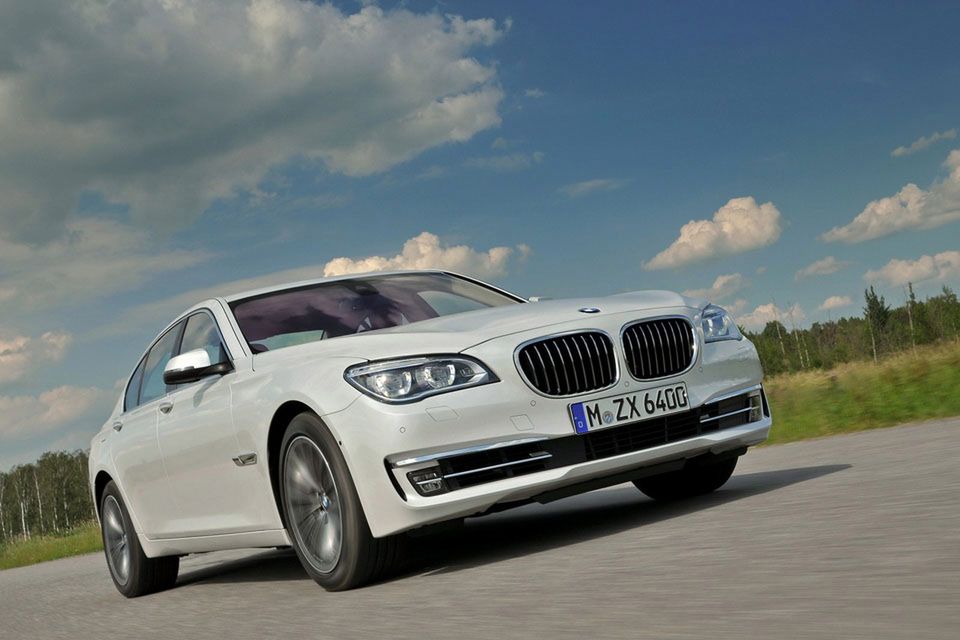 BMW serii 7 na rok 2013 - megagaleria niemieckiego okrętu flagowego 23