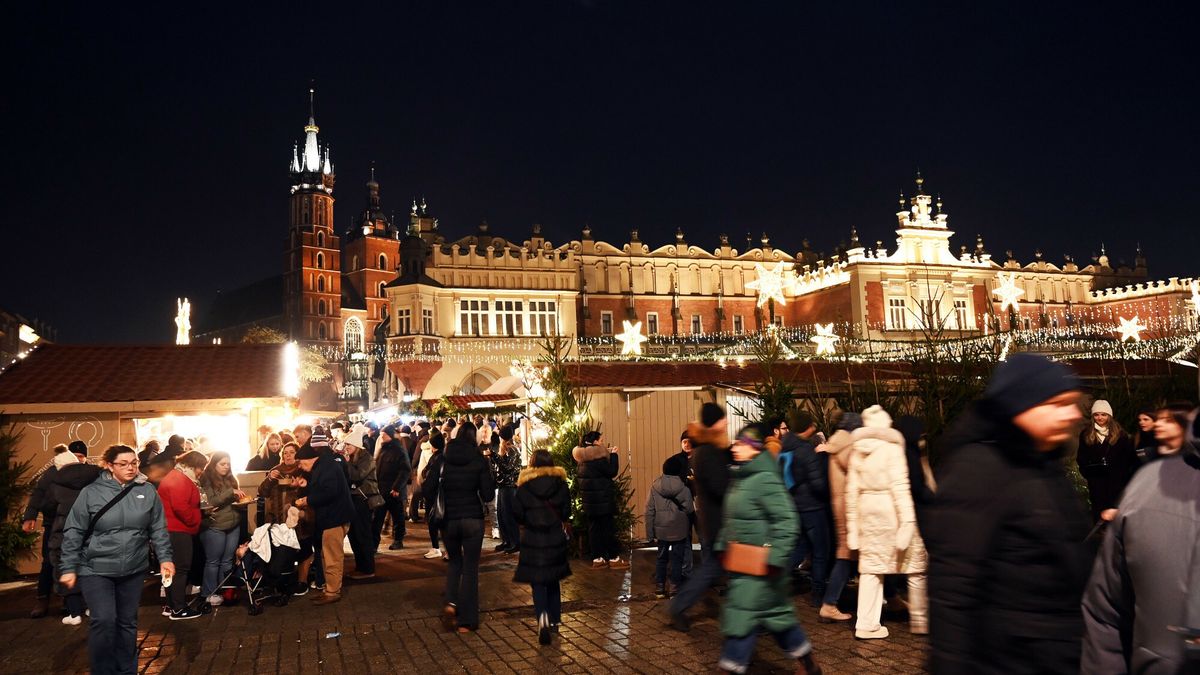 Bo?onarodzeniowe Jarmarki w Polsce
29.11.2025 Krakow. Rynek Glowny. Tradycyjny Jarmark Bozonarodzeniowy
Fot. M.Lasyk/REPORTER
M.Lasyk/REPORTER