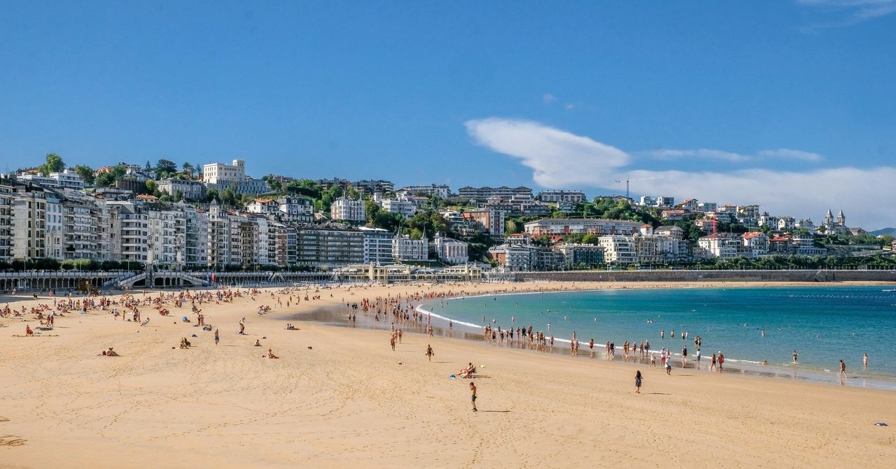 Plażowanie w ciszy i czystym powietrzu. Będą zakazy w San Sebastián