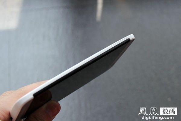 W skrócie: LG G Watch z czterema rdzeniami, HTC One (E8) na zdjęciach i 100 zł zwrotu po zakupie Nokii X 23