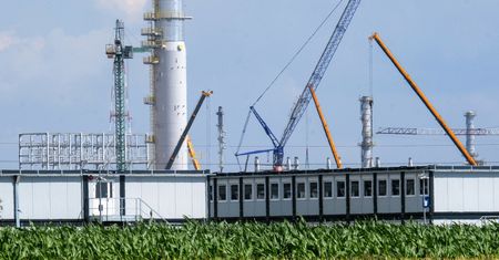 Inspekcja pracy chciała pomóc cudzoziemcom zatrudnionym przez Orlen. Nikt się nie zgłosił