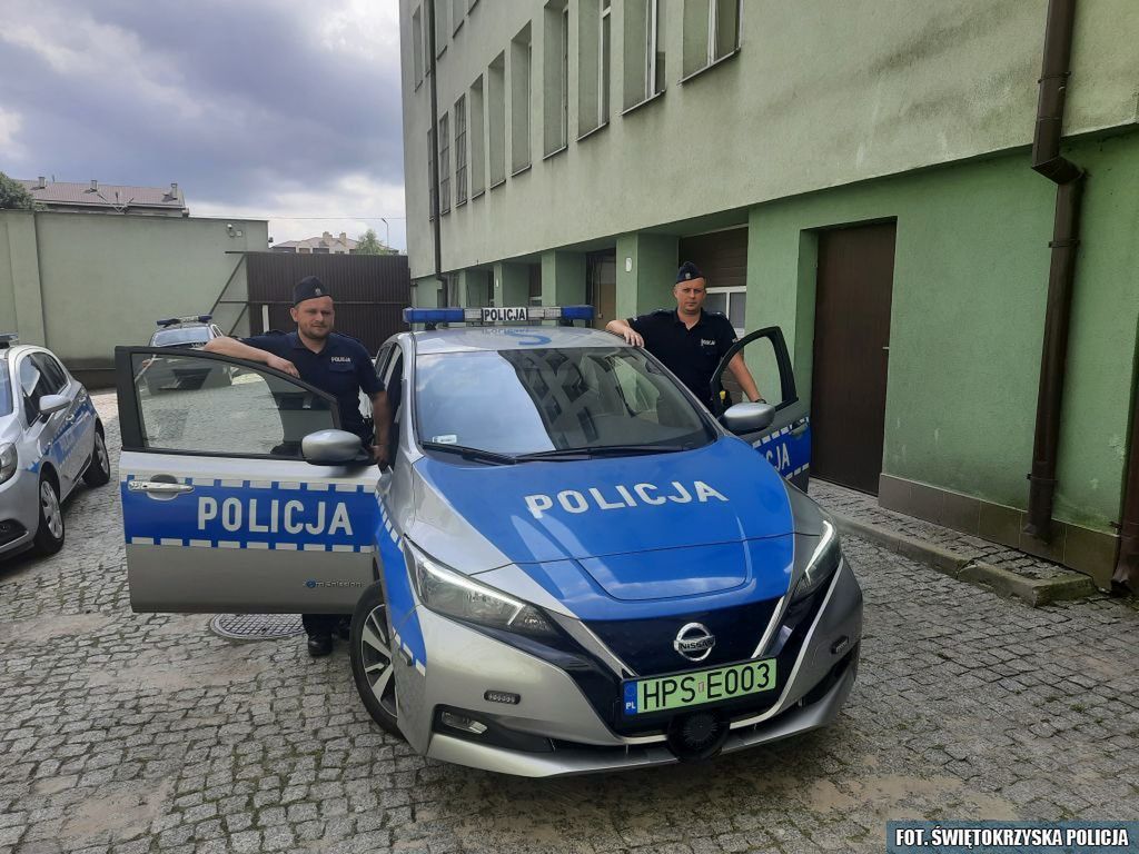 Dzielnicowi uratowali życie 35-latka