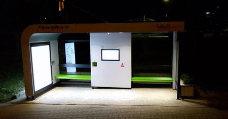 Lublin. Wandaloodporny przystanek stanął na Felinie. Sam produkuje prąd