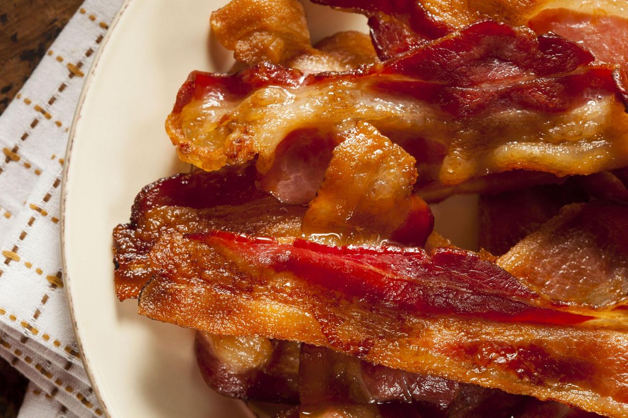 Mięso zwiększa ryzyko przedwczesnej śmierci. Wystarczy 200 g dziennie, by zachorować