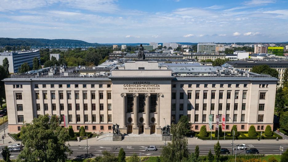 Krak�w z Drona
Fot. Jan Graczynski / East News  Krakow, 19.08.2019 Akademia Gorniczo - Hutnicza im. Stanislawa Staszica w Krakowie Gmach A- 0
JAN GRACZYNSKI