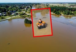 Poruszające zdjęcia lekarza. Tak przedzierał się przez wodę do pacjenta