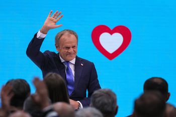 "Od dzisiaj tak się nazywamy". Tusk na konwencji zjednoczeniowej