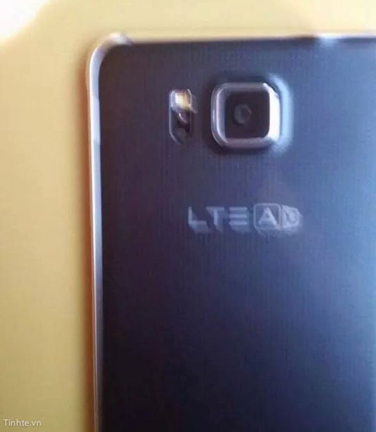 Samsung Galaxy Alpha na zdjęciach 10