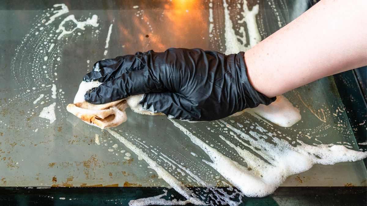 Jak czyścić piekarnik? Nie musimy kupować specjalnego płynu