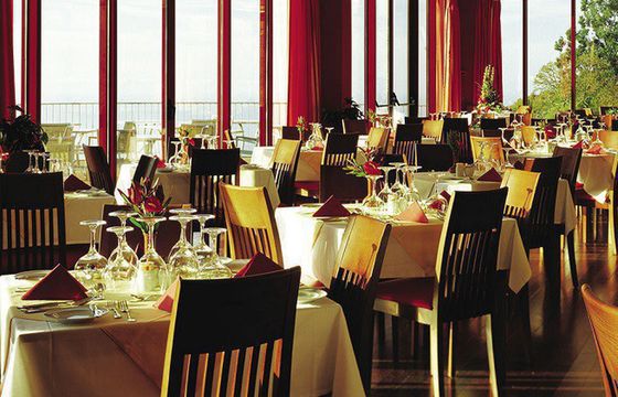 Polacy narzekają na brak zainteresowania obsługi i brud w restauracjach