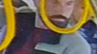 Poznań: Poszukiwany sprawca napaści na kobietę. Policja opublikowała wizerunek mężczyzny