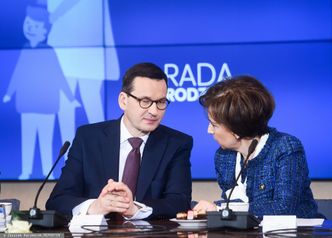 Rząd bierze się za 500 plus dla uchodźców. "Margines wydatków. Rząd woli wyrzucać pieniądze z helikoptera"