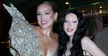 Wydekoltowana Caroline Derpienski i odmieniona Luna brylują razem na premierze singla piosenkarki