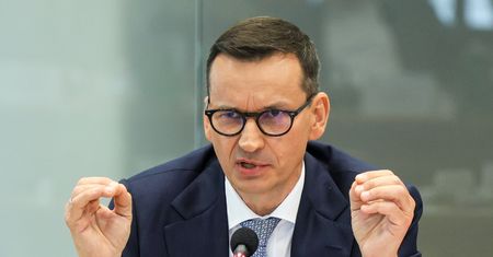 Po komisji śledczej wyszedł do dziennikarzy. "Teatr i kampania"