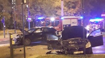 Łódź: Zderzyły się dwa samochody osobowe. Jedna osoba ranna