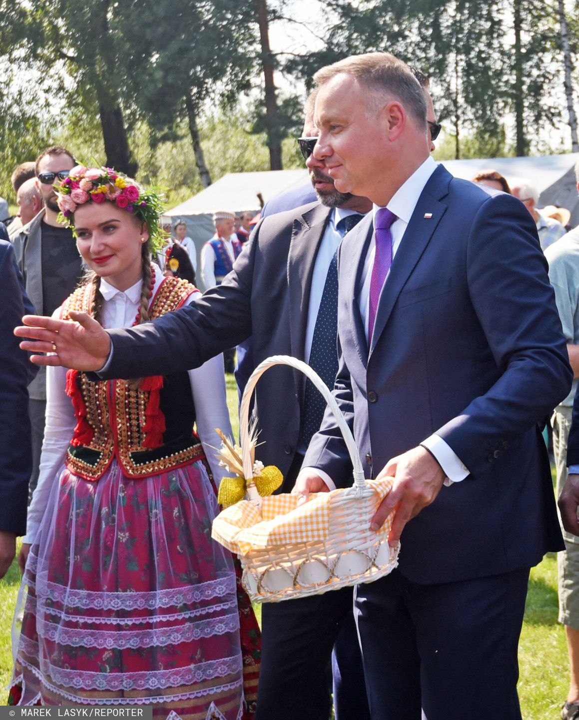 Zapracowani Andrzej Duda i Agata Duda świętują dożynki w Zbylitowskiej Górze