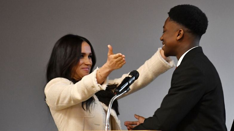 Meghan Markle, Aker Okoye