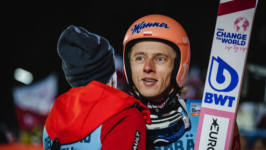 WILLINGEN, GERMANY - FEBRUARY 04: Dawid Kubacki of Poland reacts during the Individual HS147 final round at the FIS World Cup Ski Jumping Men Willingen on February 4, 2023 in Willingen, Germany. (Photo by Daniel Kopatsch/Getty Images)