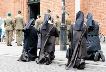 "Samobiczowanie to nobilitacja". Opisała dramat zakonnic