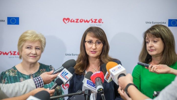 Warszawa. Jest umowa na dofinansowanie sprzętu niezbędnego do nauki zdalnej