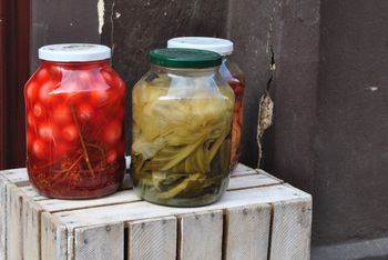 Słoiki z przetworami wyrzucaj do tego kosza. Wiedziałeś o tym?