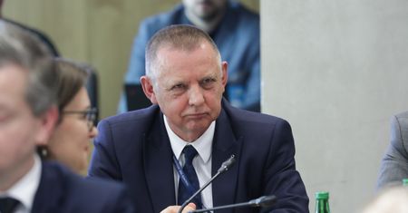 Wielkie cięcia w IPN. Pieniądze trafią m.in. do kierowanej przez Banasia NIK