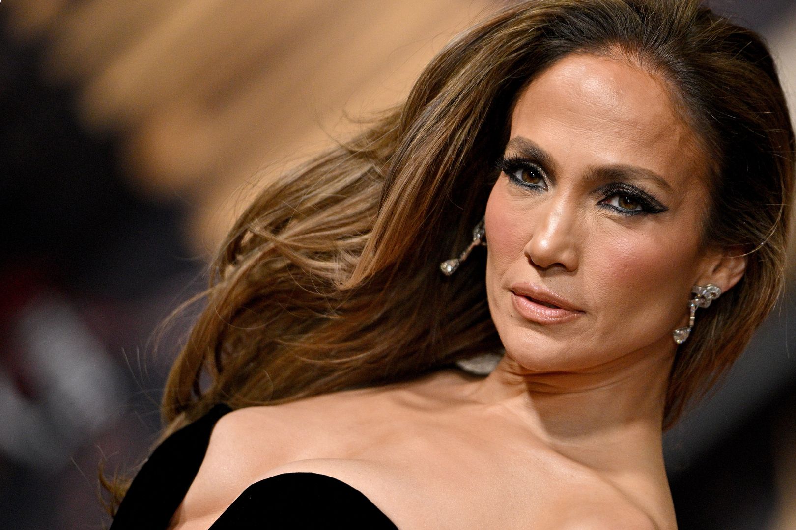 Kiedyś ją uwielbiano. Dlaczego teraz popularność Jennifer Lopez drastycznie spada?