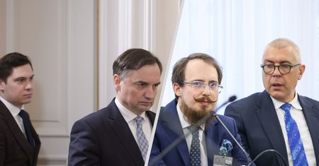 Każdy resort miał swój folwark. "Władcą feudalnym był Zbigniew Ziobro"
