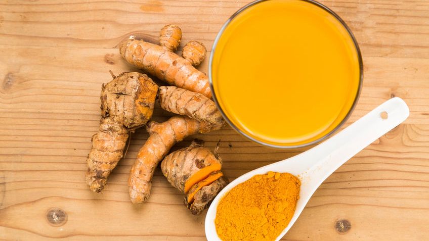 Sok z kurkumą