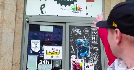Warszawa. Głębokie zanurzenie. Pub przekształca się w basen piwny
