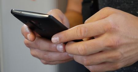 Takie SMS od oszustów to plaga. Uważaj przed Bożym Narodzeniem