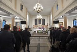 Koronawirus w Polsce. Dozowniki z wodą święconą i ofiaromaty. Kościoły w dobie COVID-19