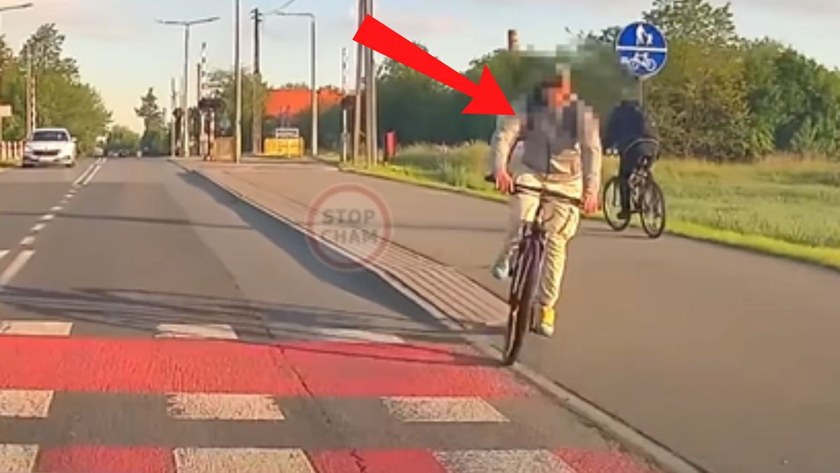 Rowerzysta został nagrany.