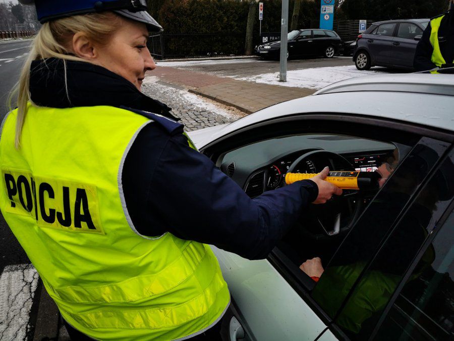 Policja ogranicza kontrole trzeźwości na drogach. Powodem groźba pojawienia się koronawirusa