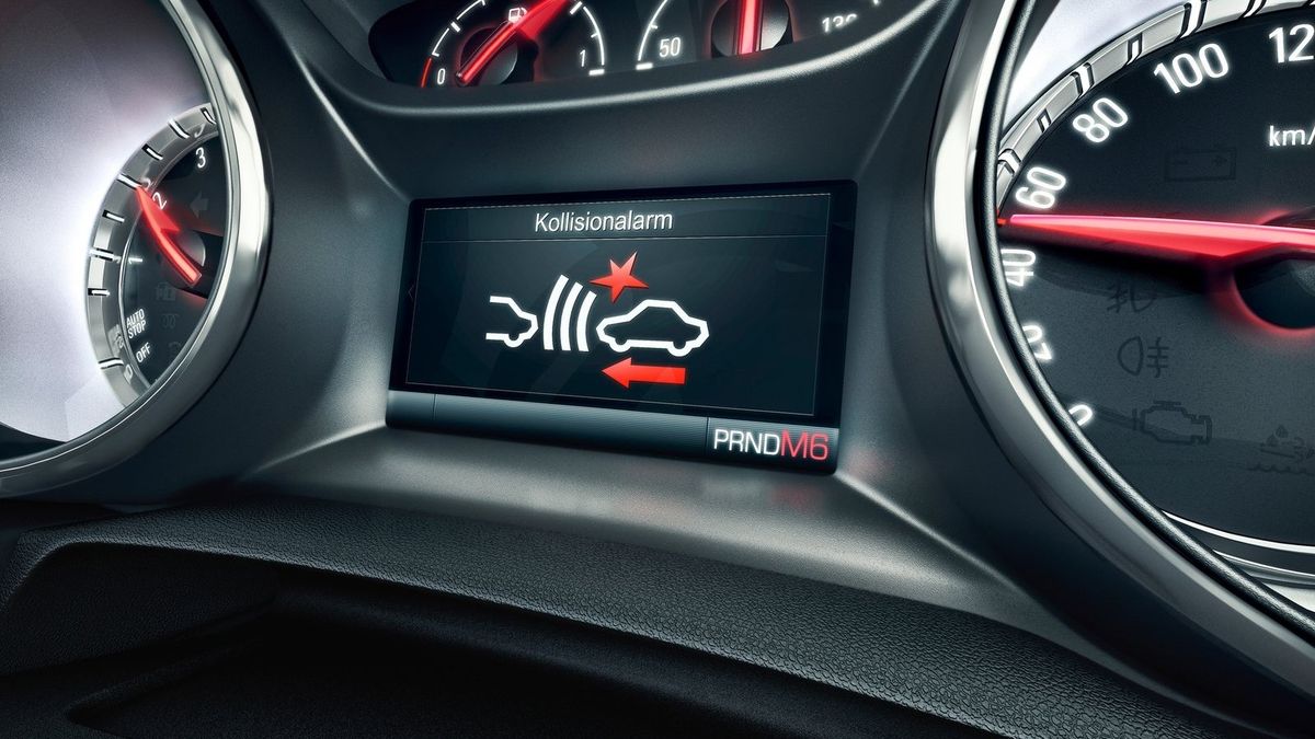 Współczesne samochody wyposaża się w systemu ułatwiające ocenę odległości.